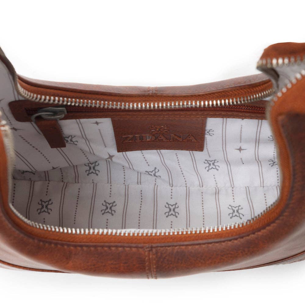 Zidana Winchester Loop Veg Tanned Leather Shoulder Bag in Maple Glaze
