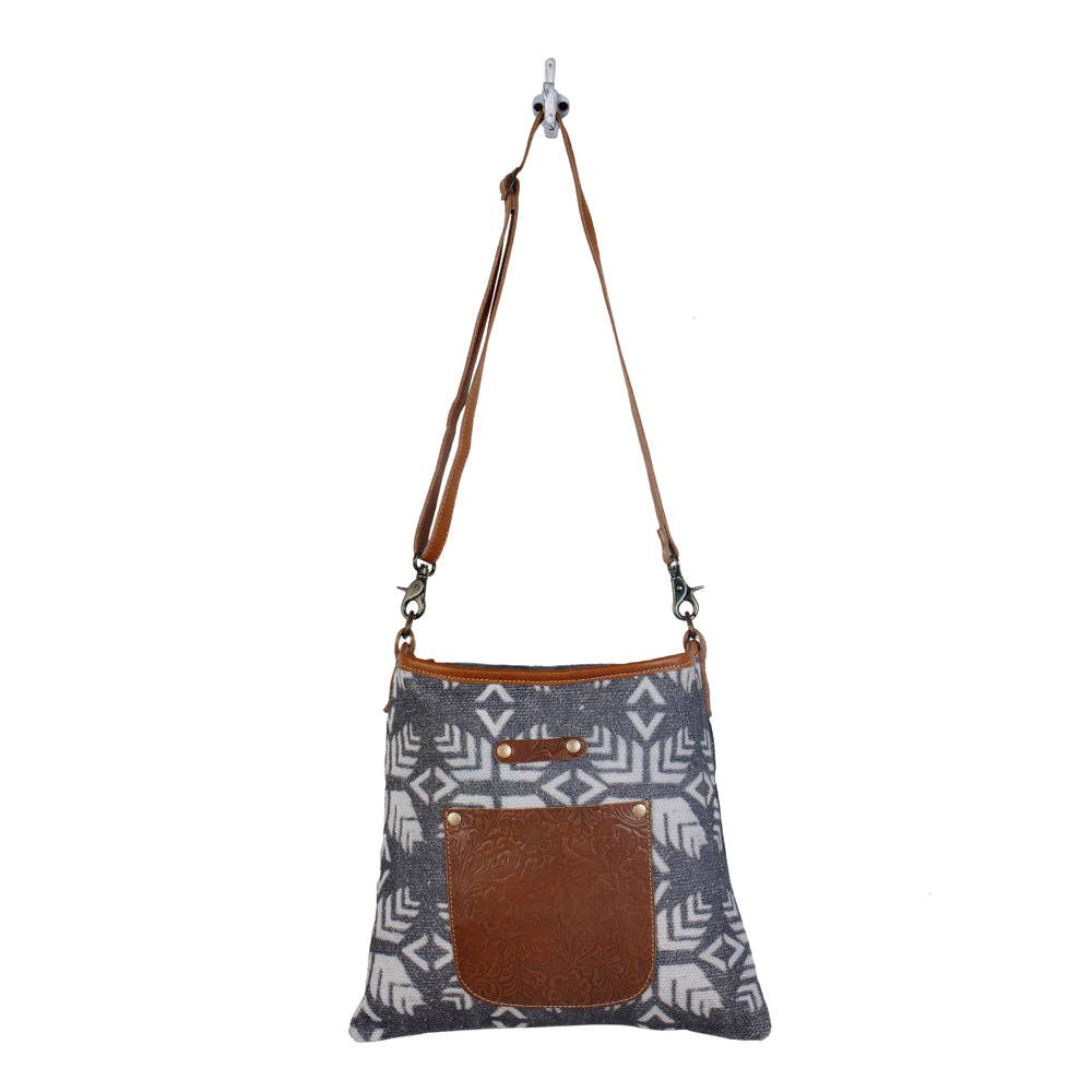 Leaflike Shoulder Bag
