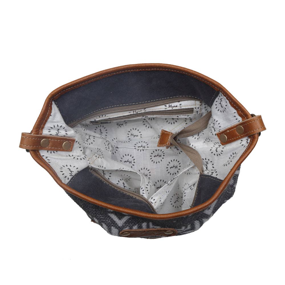 Leaflike Shoulder Bag